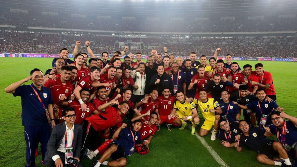 Skuad Timnas Indonesia merayakan kemenangan di Stadion Utama Gelora Bung Karno